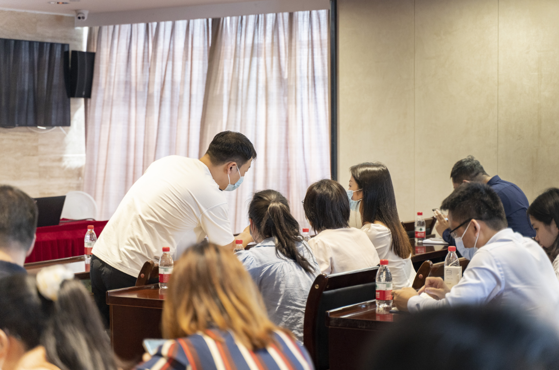 华体会网页版-华体会(中国)组织开展新闻摄影专题培训