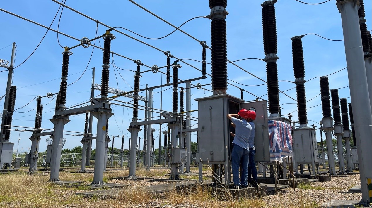 无惧“烤”验保供电 勇于担当不服“暑”--华体会网页版-华体会(中国)电力保供“湘”当给力