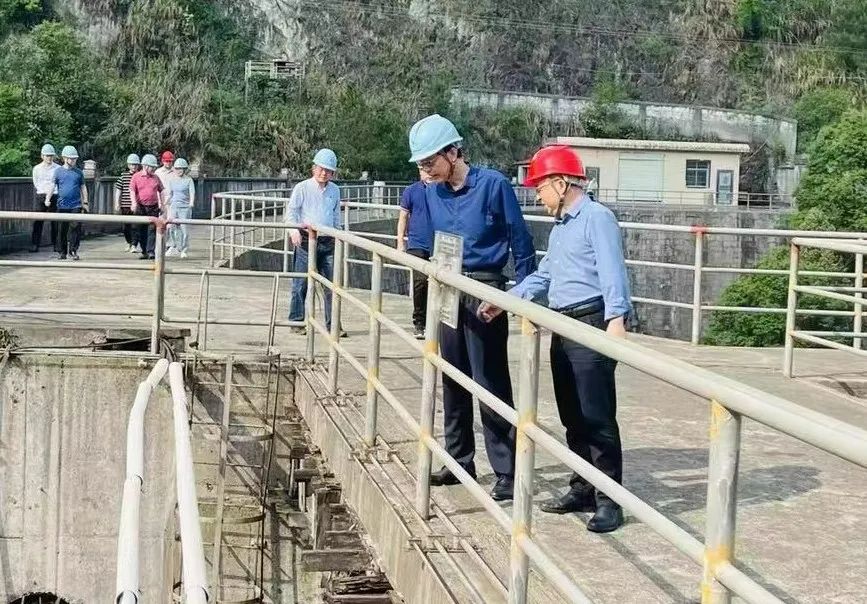 省国资委二级巡视员戴雪峰一行莅临华体会网页版-华体会(中国)鸟儿巢公司开展防汛安全督查