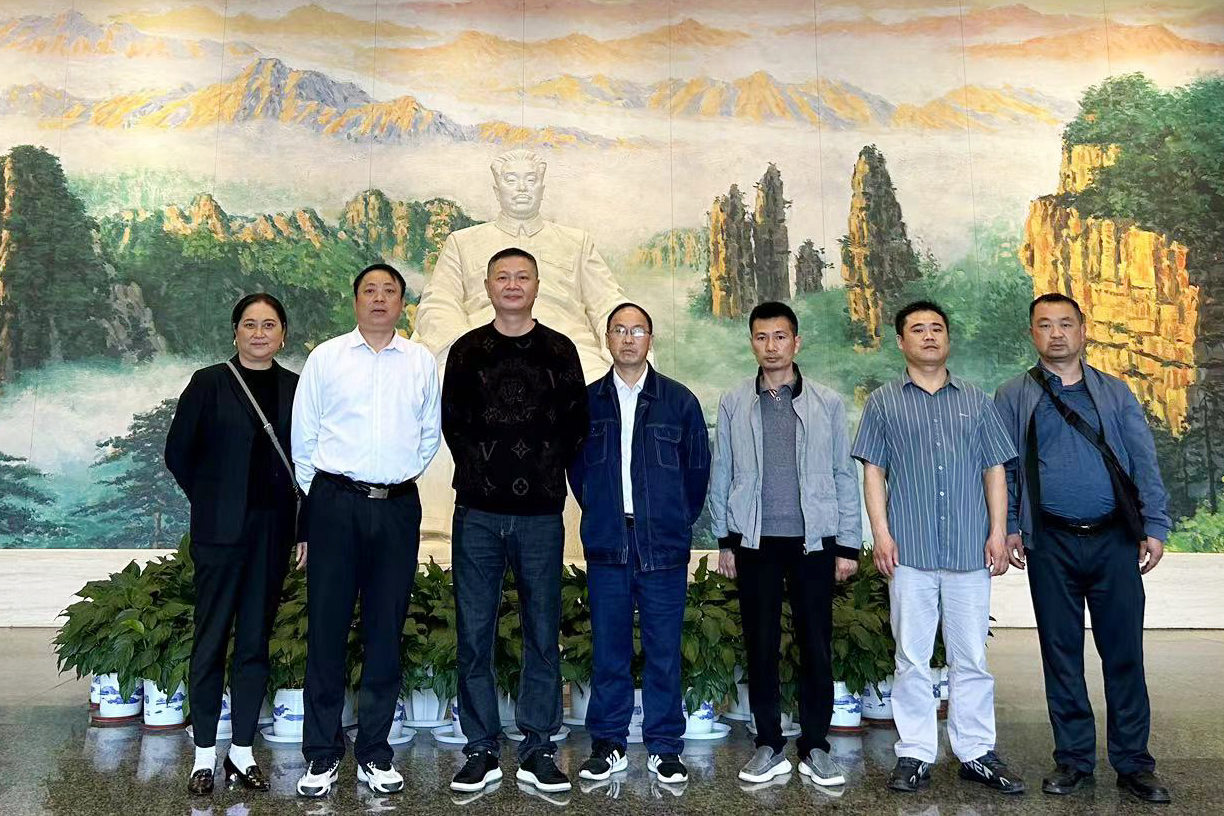 追寻先烈足迹  传承红色基因——华体会网页版-华体会(中国)鸟儿巢公司全体党员参观贺龙纪念馆